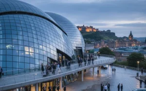Dynamic Earth
